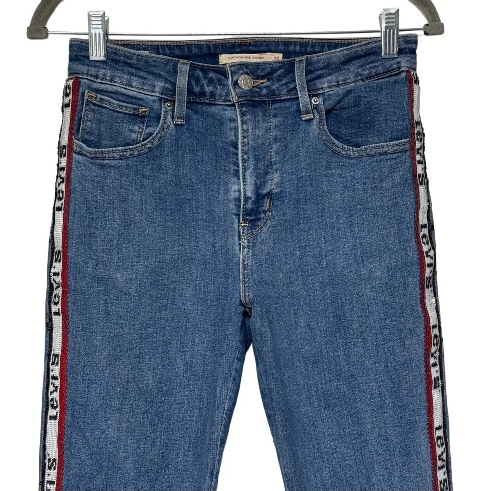 {Levi's Premium} 